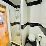 Paraiso - Beachfront - Private Parking