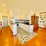 Paraiso - Beachfront - Private Parking Портиман
