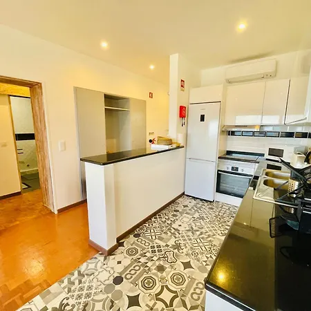 Apartman Paraiso - Beachfront - Private Parking *