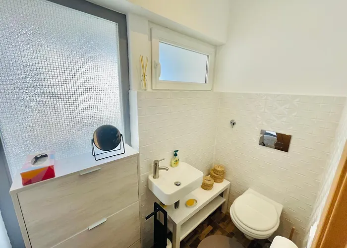 Paraiso - Beachfront - Private Parking